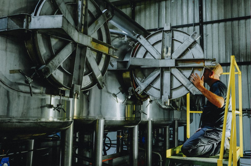 Diego Bermudez at Finca El Paraiso's pioneering Thermal shock plant